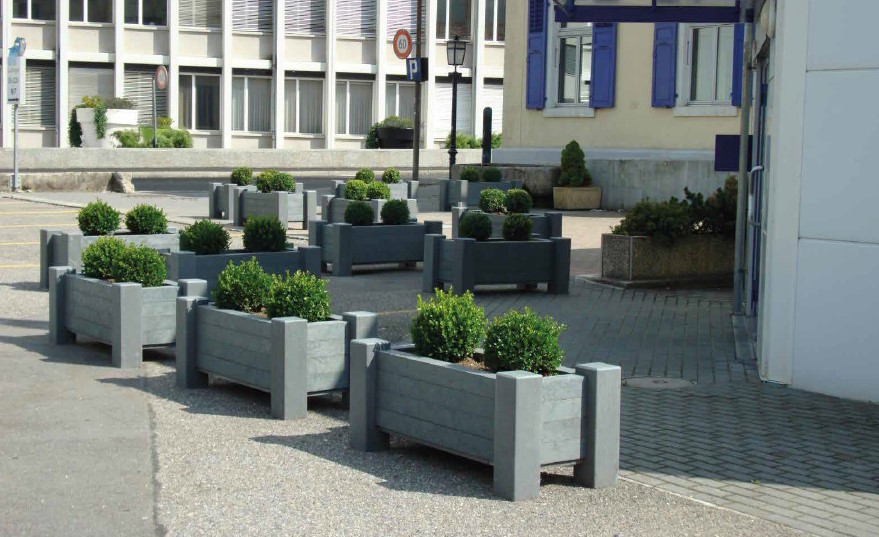 Bacs à fleurs Coloris Gris Primevère sur site